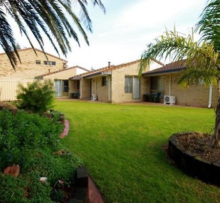 Esperance Beachfront Resort Экстерьер фото