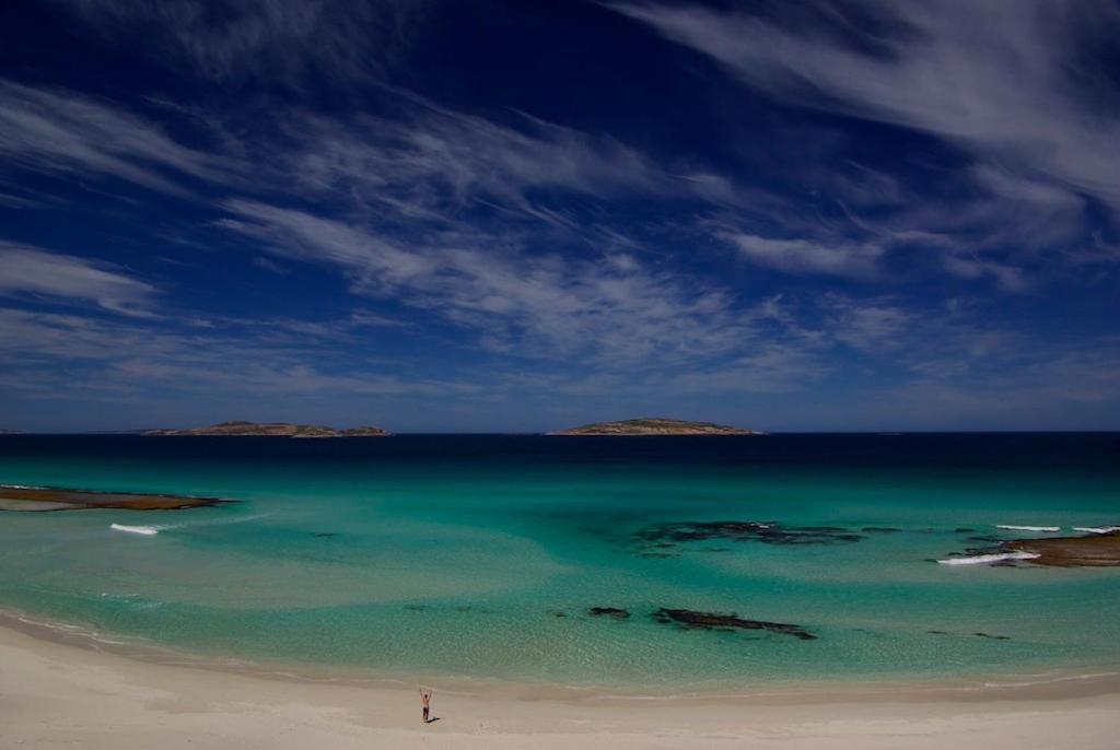 Esperance Beachfront Resort Экстерьер фото