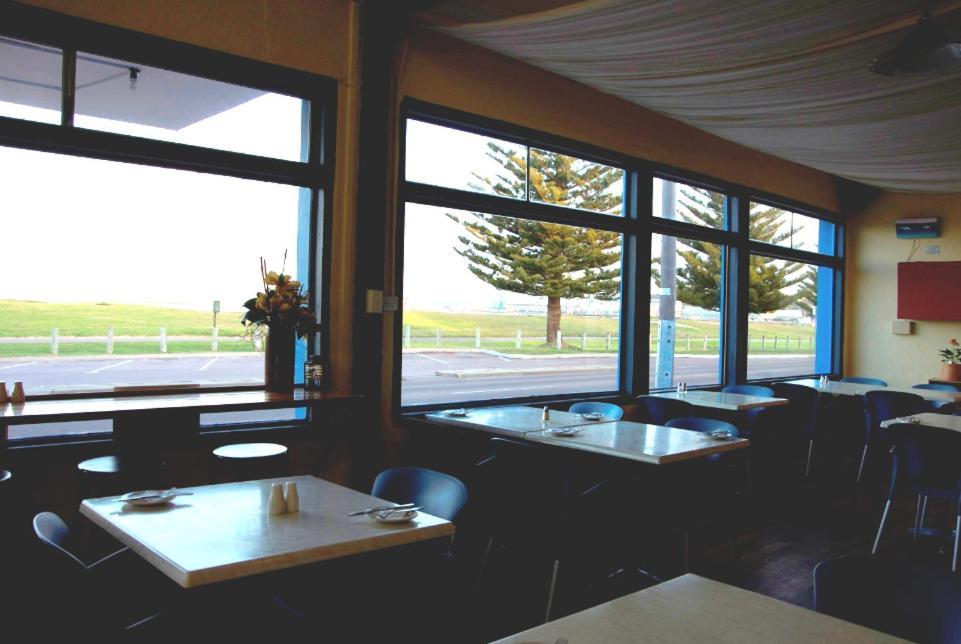 Esperance Beachfront Resort Экстерьер фото